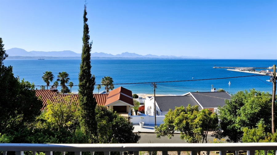 7 Bedroom Property for Sale in De Bakke Western Cape